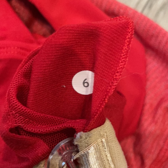 Brand new barely worn lululemon tank - Picture 3 of 4